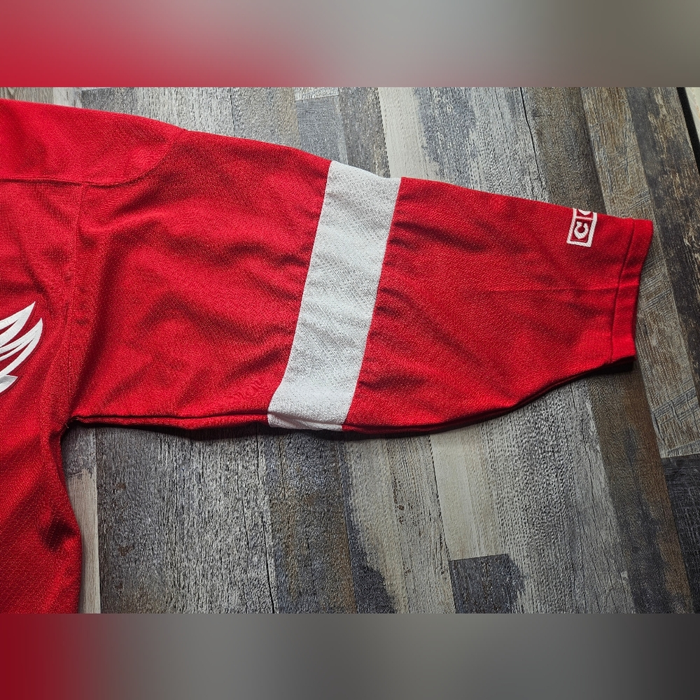 Vintage Detroit Red Wings Hockey Jersey Mens Size Small CCM - Picture 3 of 10